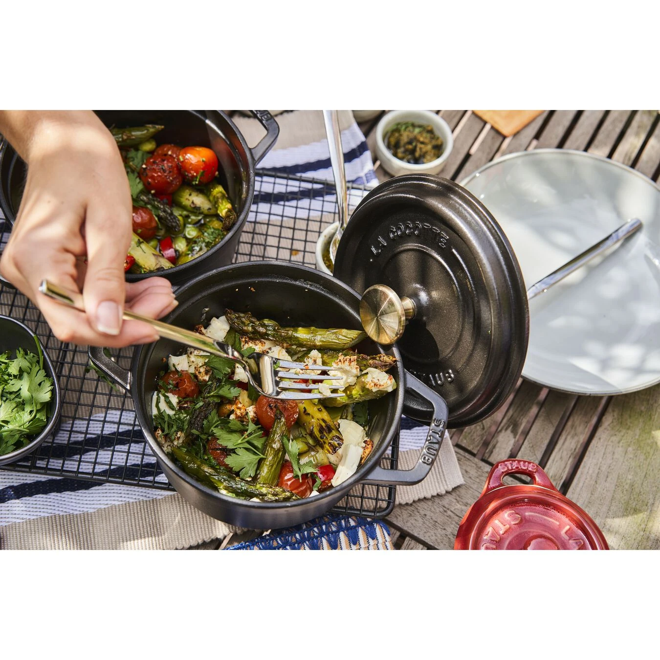 Staub Cocotte 16 Cm, Rund, Schwarz, Gusseisen 8 Staub Cocotte 16 Cm, Rund, Schwarz, Gusseisen – Bild 6