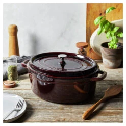 Staub Cocotte 31 Cm, Oval, Grenadine-Rot, Gusseisen 12 Staub Cocotte 31 Cm, Oval, Grenadine-Rot, Gusseisen -Zwilling Verkäufe 750058436